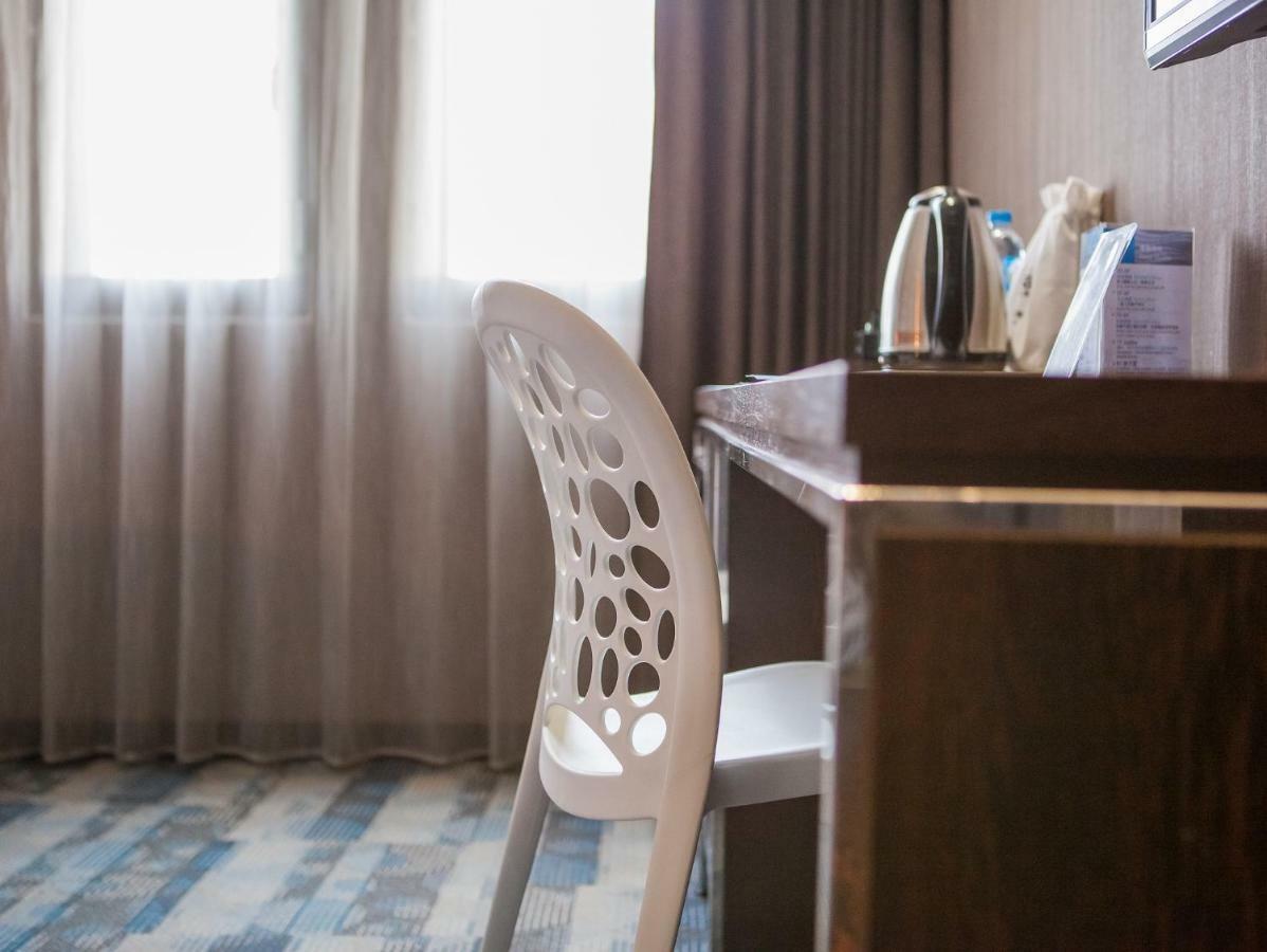 Khan Hotel Kaohsiung Buitenkant foto